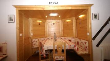 Chalet | Dining