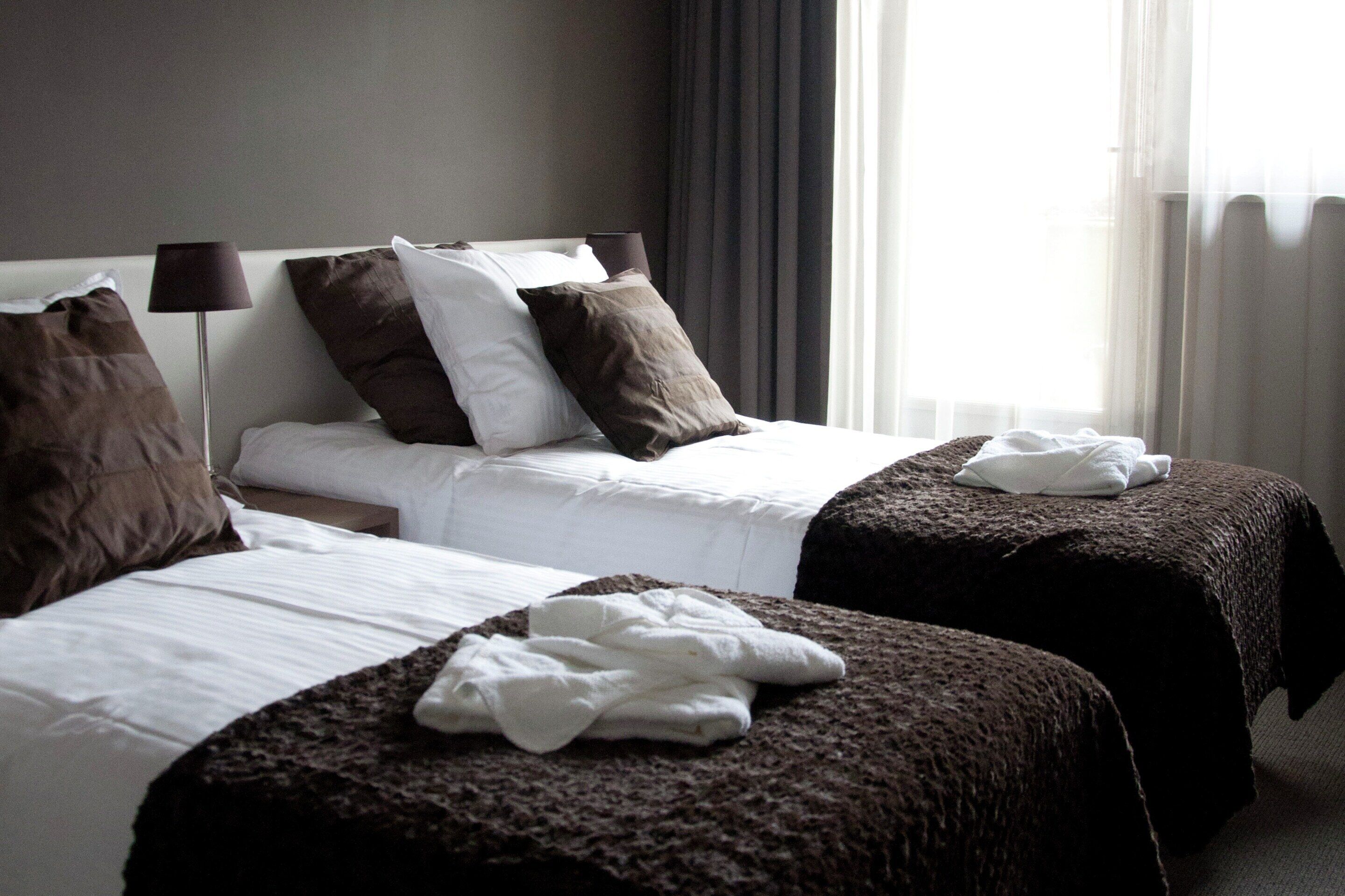 House | 7 bedrooms, individually furnished, bed sheets