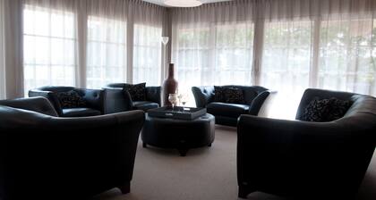 Mansion in Nijensleek With Sauna & Garden