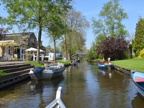 บริเวณภายนอก