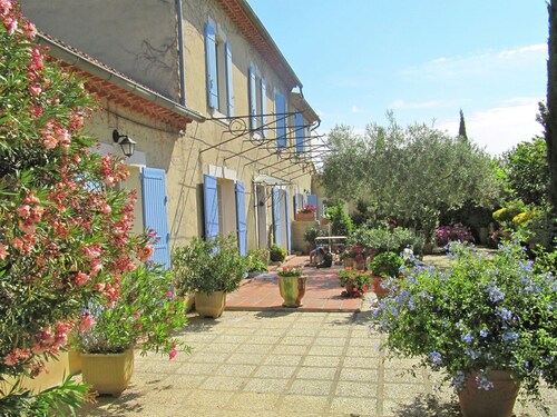 Quaint Farmhouse in Carpentras With Terrace