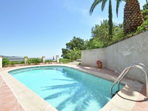 Outdoor pool - Beautiful Family Villa With Private Swimming Pool (Sainte-Maxime)