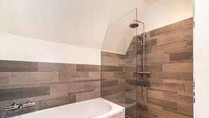Shower, towels