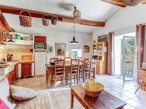 Cottage | Dining - Cottage in Oppede Amidst Vineyards (Oppede)