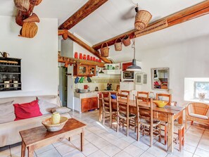 Dining - Cottage in Oppede Amidst Vineyards (Oppede)