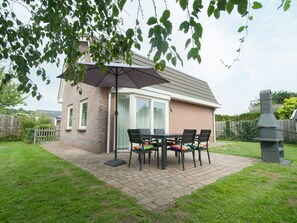 Garden - Pleasant Detached Holiday Home, Right Behind the North Sea Dunes at Noordwijk (Noordwijk)