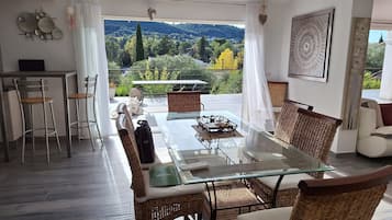 Villa | Dining
