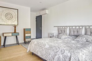 Villa | 4 bedrooms, bed sheets - Villa in La Cadiere-d'azur With Private Pool (La Cadiere-d'Azur)