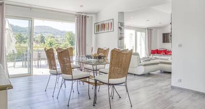 Villa in La Cadiere-d'azur With Private Pool