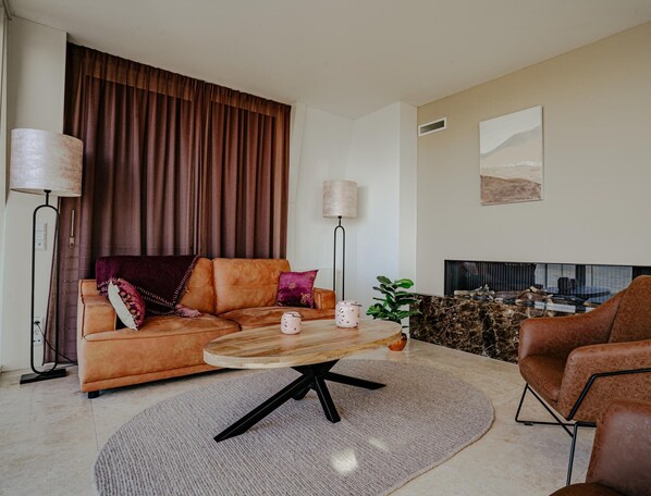 Apartment | Living room | TV