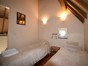 House | 4 bedrooms, individually furnished, bed sheets - Apartment Near the Belgian Border (Eijsden)