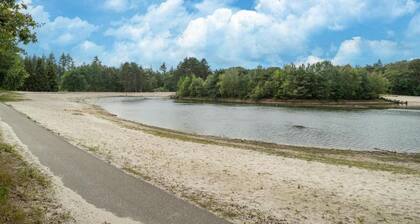 Cozy Forest-edge Home
