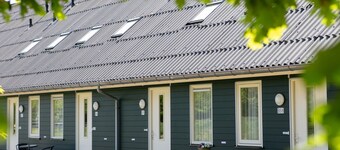 Cozy Forest-edge Home