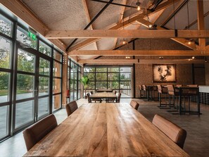 Living room - Large Countryside Group Stay (Bant)