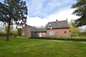 House | Exterior - Lovely Group Home With Lots of Privacy, Ideal for Families and Friends (Valkenswaard)