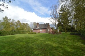 Garden - Lovely Group Home With Lots of Privacy, Ideal for Families and Friends (Valkenswaard)
