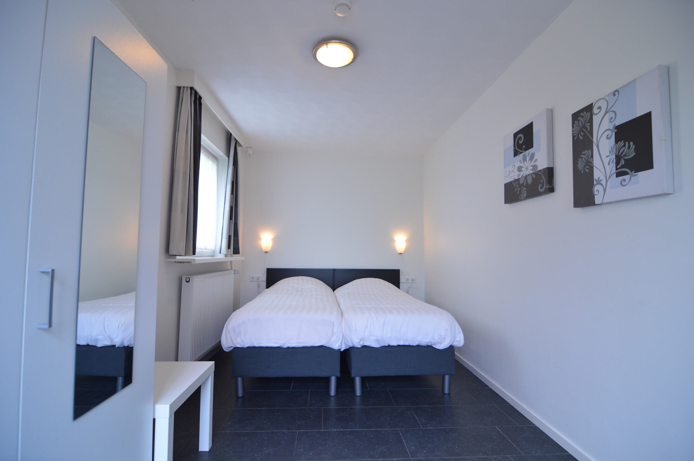 House | 6 bedrooms, bed sheets