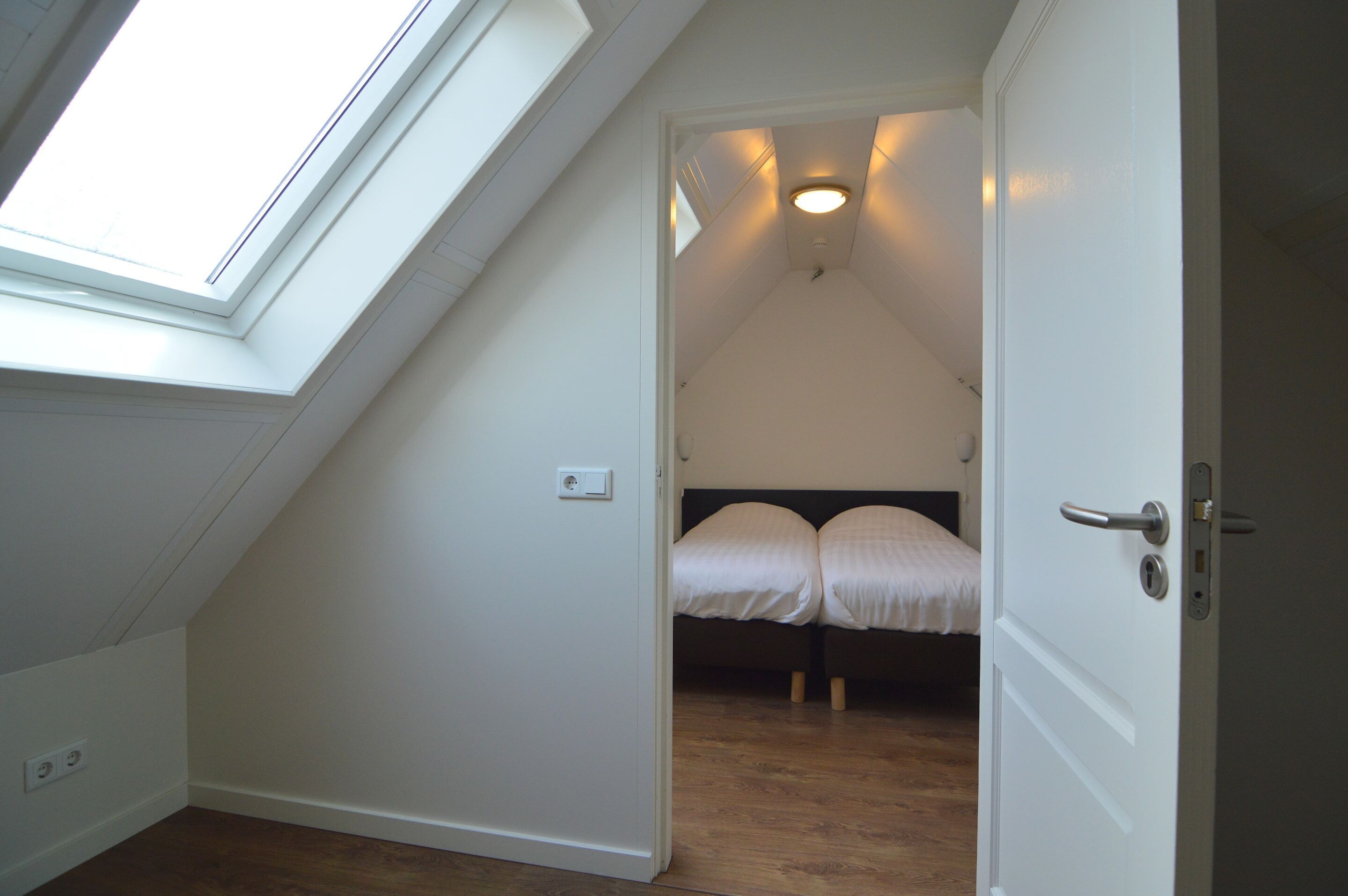 House | 6 bedrooms, bed sheets