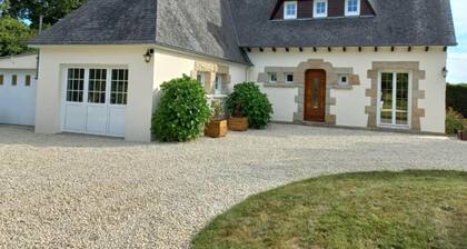 Charming Breton House in Henansal