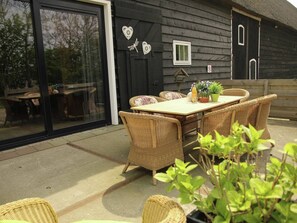 House | Balcony - Lovely Holiday Home in Surroundings of Kamperland (Kamperland)