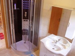 Apartment | Bathroom