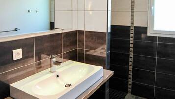 Villa | Bathroom | Shower