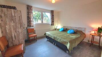 House | 1 bedroom, individually furnished, bed sheets