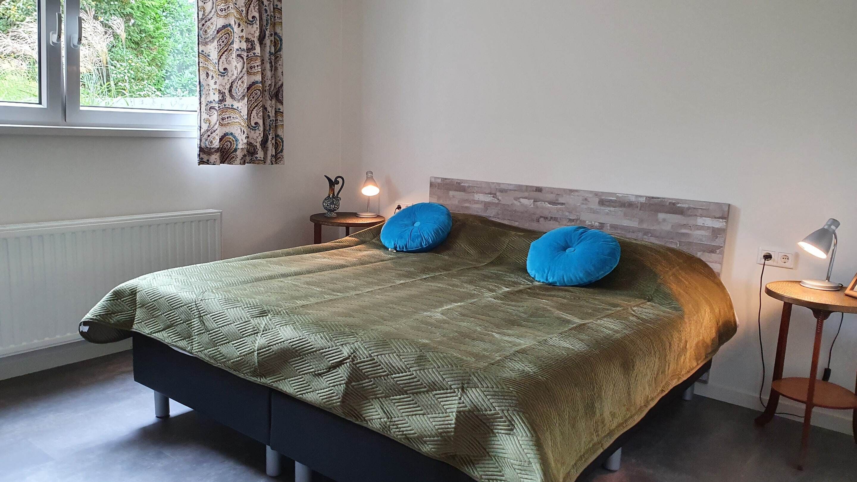 Nhà | 1 phòng ngủ, trang bị nội thất với thiết kế riêng biệt, bộ trải giường 