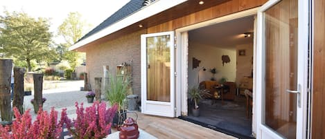 House | Outdoor dining