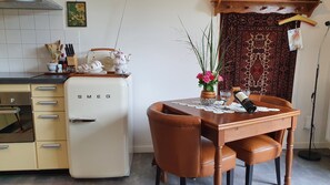 Dining - Vintage Holiday Home in Kamperland near Lake Veerse (Kamperland)