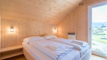 Chalet | 4 kamar tidur dan dilengkapi dengan perabotan berbeda-beda
