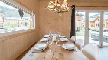 Chalet | Dining