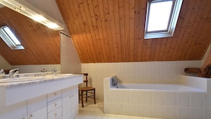 Unclassified image, 5 of 24, button - Modern Holiday Home in Florimont-gaumier With Private Pool (Florimont-Gaumier)