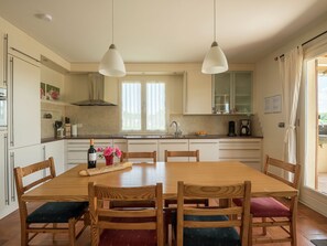Dining - Cozy Holiday Home in Sadillac With Private Pool (Sadillac)