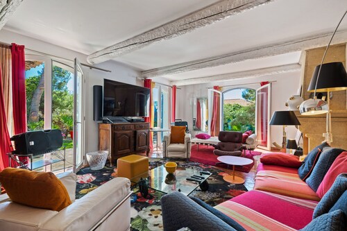 Villa in Martigues Near Mediterranean Beach