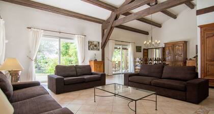 Villa in Campagnan With Pool and Vineyard Views