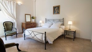 Unclassified image, 4 of 19, button - Villa in Campagnan With Pool and Vineyard Views (Campagnan)