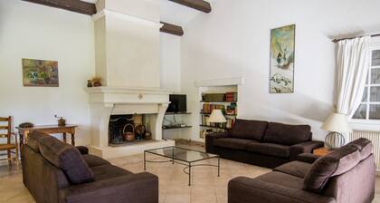 Villa in Campagnan With Pool and Vineyard Views