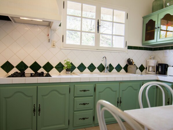 Villa | Private kitchen | Highchair - Villa in Campagnan With Pool and Vineyard Views (Campagnan)