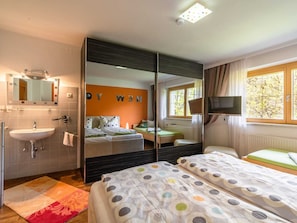 Apartment | 6 bedrooms, individually furnished