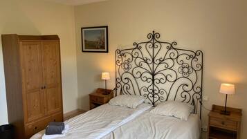4 bedrooms, individually furnished, iron/ironing board, bed sheets