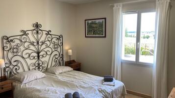 Villa | 4 bedrooms, iron/ironing board, individually furnished, bed sheets