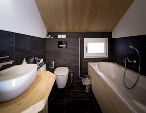 Chalet | Bathroom - Charming Chalet With Whirlpool (Sankt Georgen am Kreischberg)