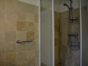 Villa | Bathroom | Shower - Farmhouse With Private Swimming Pool Between Beach and Mountains Near Spain (Prunet-et-Belpuig)
