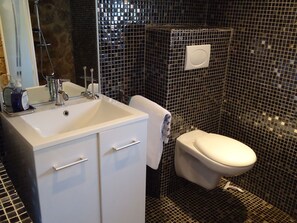 Villa | Badezimmer | Dusche