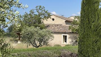 Villa | Garden