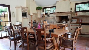 Dining - Luxury Villa in Preixan With a View of Carcassonne (Preixan)