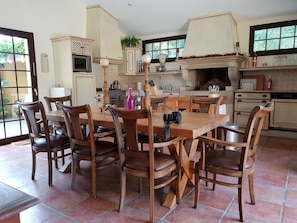 Dining - Luxury Villa in Preixan With a View of Carcassonne (Preixan)