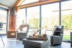 House | Living room - Classy Holiday Home in Alphen With Garden (Alphen)