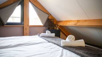 House | 2 bedrooms, bed sheets